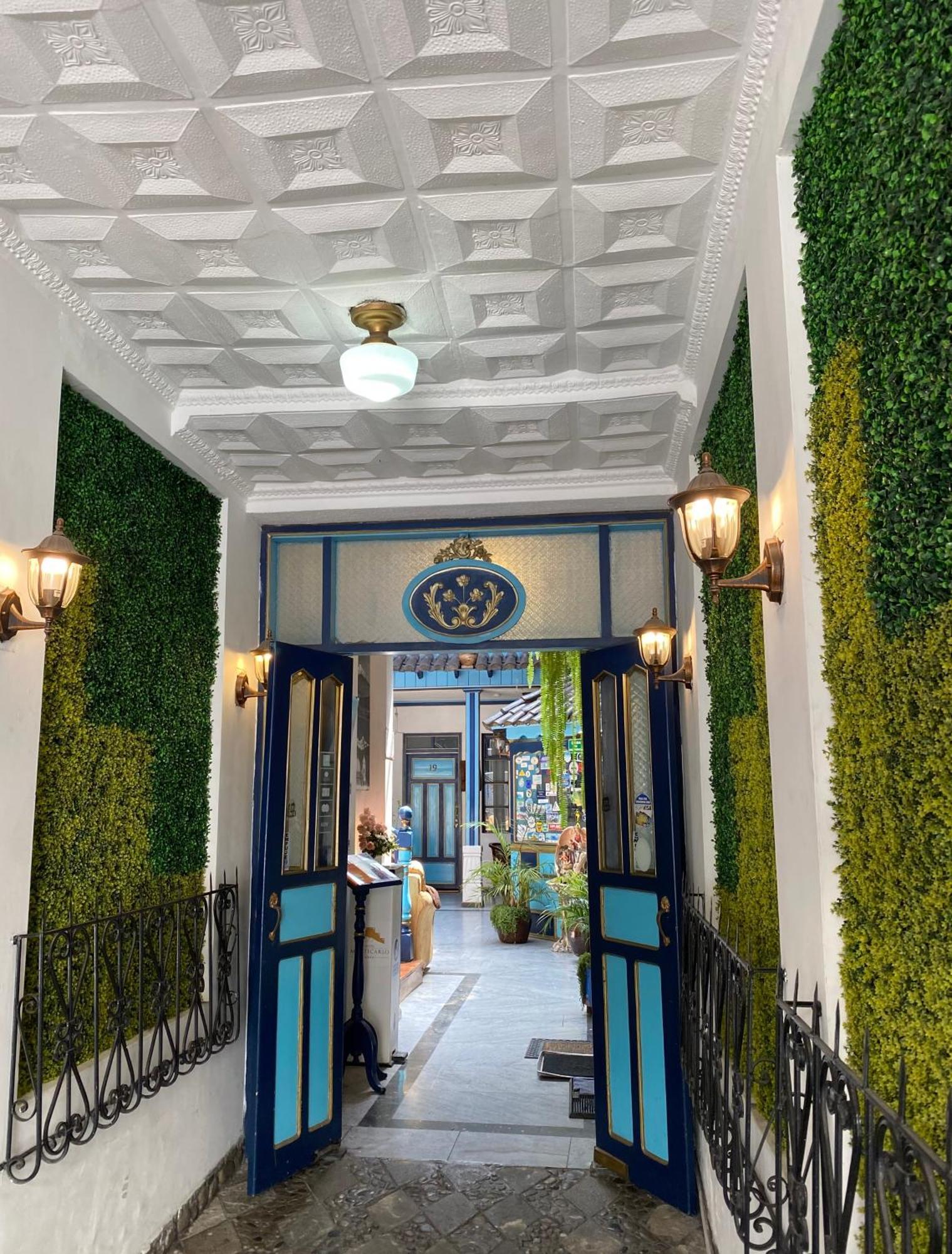 Hotel Montecarlo Ріобамба Екстер'єр фото